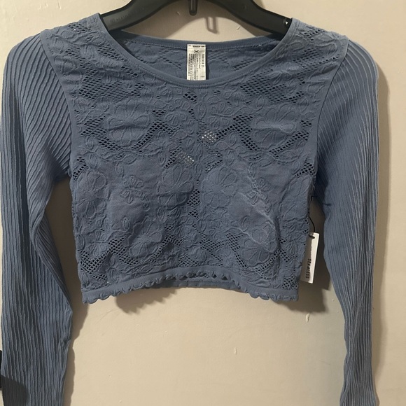 ❤️ $10 Flash Sale Forever 21 Seamless Floral Crochet Crop Top - Picture 6 of 13